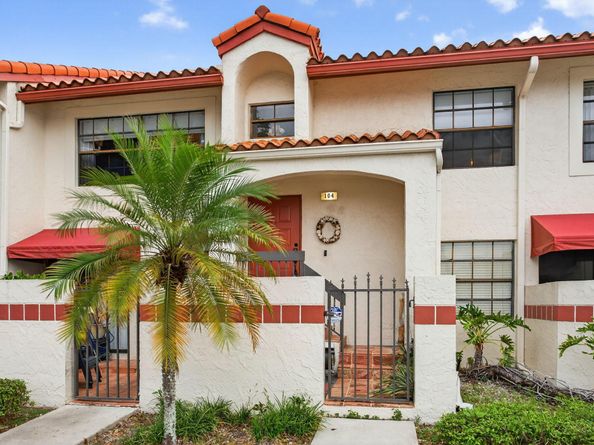 104 Liberty Court, Deerfield Beach FL 33442