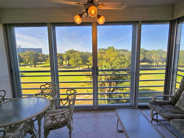 575 Oaks Lane 509, Pompano Beach FL 33069