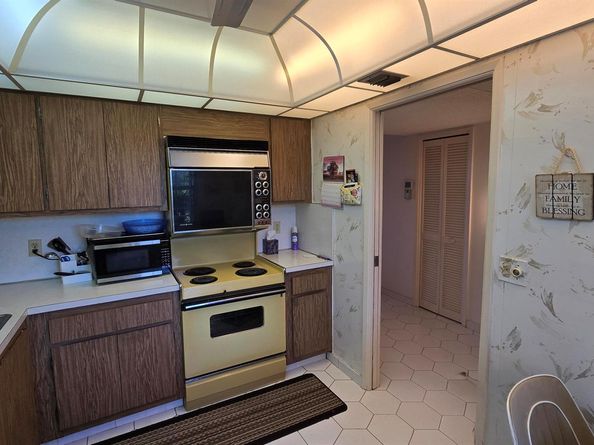 575 Oaks Lane 509, Pompano Beach FL 33069