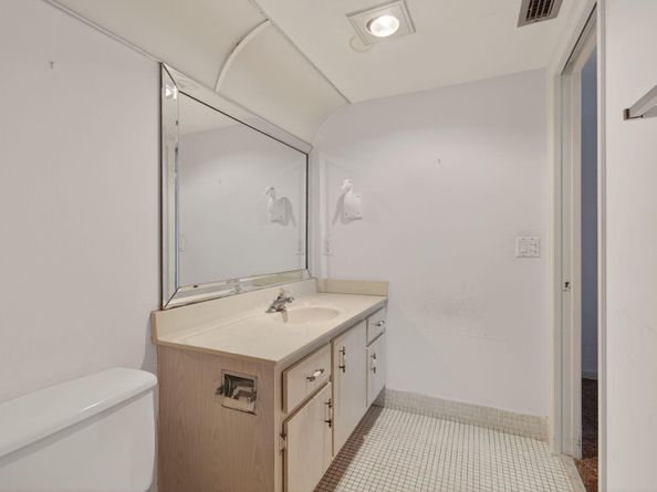 4030 Lincoln B, Boca Raton FL 33434