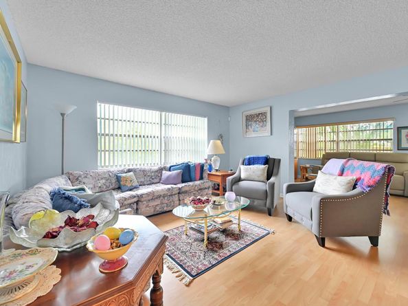 6127 Rainbow Circle, Greenacres FL 33463