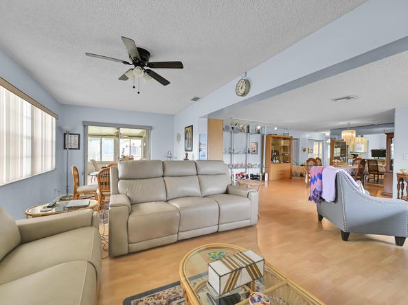 6127 Rainbow Circle, Greenacres FL 33463