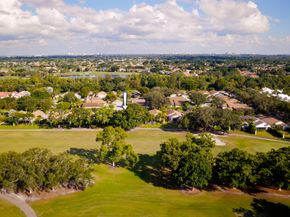 48 Ironwood Way N, Palm Beach Gardens FL 33418