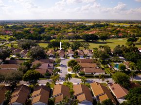 48 Ironwood Way N, Palm Beach Gardens FL 33418