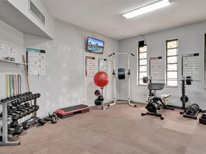 3405 NW 48th Ave 611, Lauderdale Lakes FL 33319