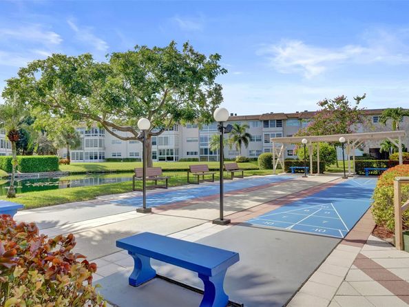 3405 NW 48th Ave 611, Lauderdale Lakes FL 33319