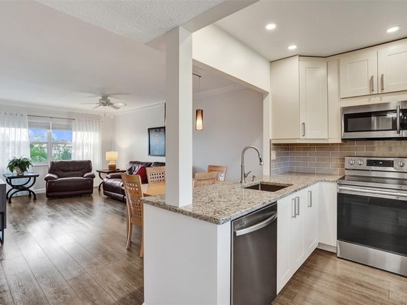 3405 NW 48th Ave 611, Lauderdale Lakes FL 33319