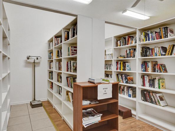 3405 NW 48th Ave 611, Lauderdale Lakes FL 33319