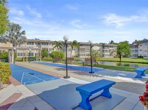 3405 NW 48th Ave 611, Lauderdale Lakes FL 33319