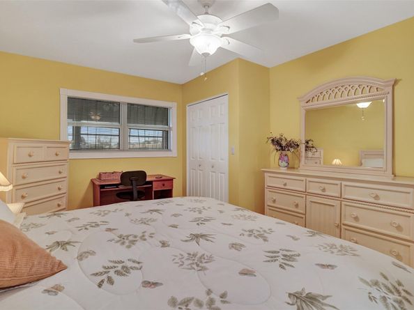 3405 NW 48th Ave 611, Lauderdale Lakes FL 33319