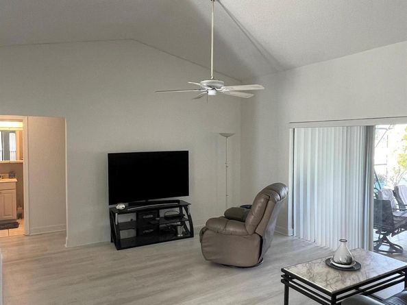 21 Columbia Court, Deerfield Beach FL 33442