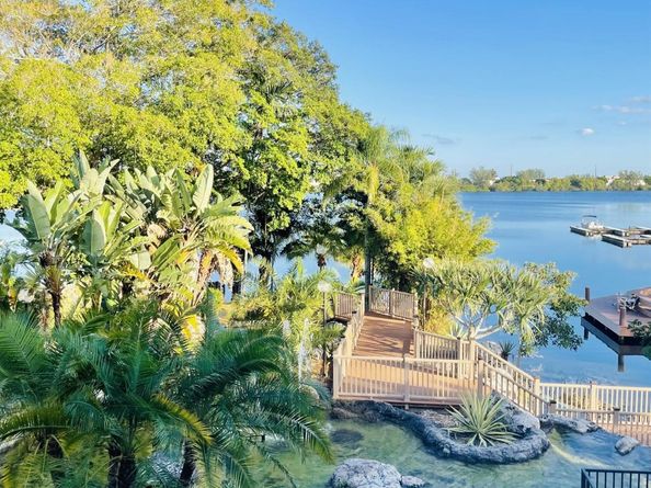 21 Columbia Court, Deerfield Beach FL 33442