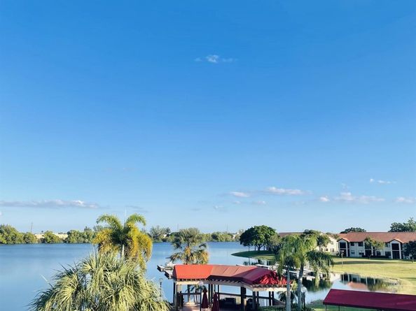 21 Columbia Court, Deerfield Beach FL 33442