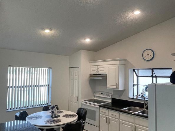 21 Columbia Court, Deerfield Beach FL 33442