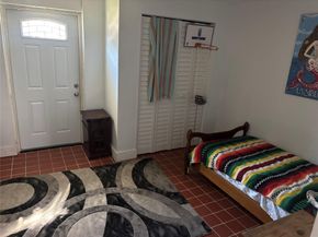 935 NE 33rd St, Oakland Park FL 33334