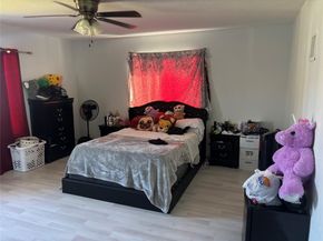 935 NE 33rd St, Oakland Park FL 33334