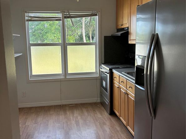 935 NE 33rd St, Oakland Park FL 33334