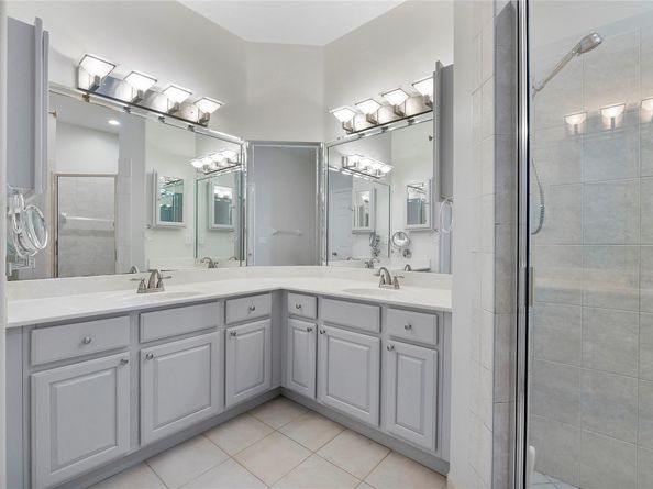 576 W Palm Aire Dr, Pompano Beach FL 33069