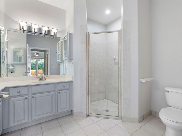 576 W Palm Aire Dr, Pompano Beach FL 33069