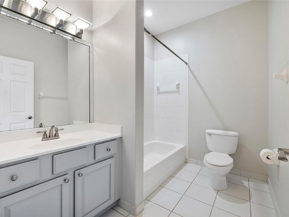 576 W Palm Aire Dr, Pompano Beach FL 33069