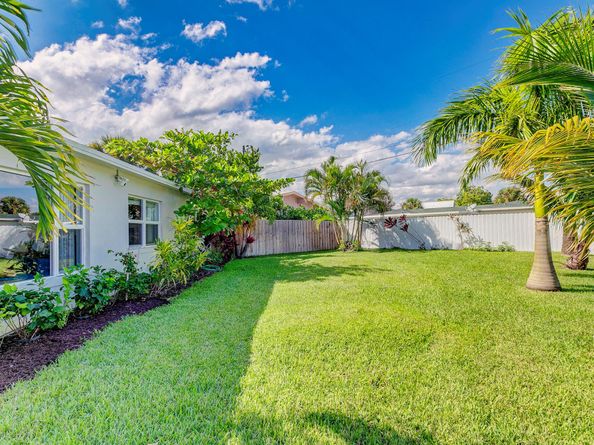 385 Hunter Street, West Palm Beach FL 33405