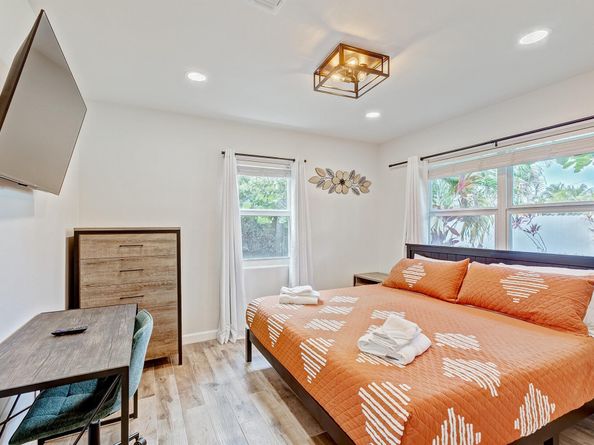 385 Hunter Street, West Palm Beach FL 33405