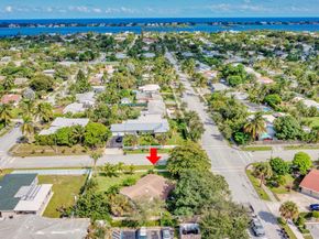 385 Hunter Street, West Palm Beach FL 33405