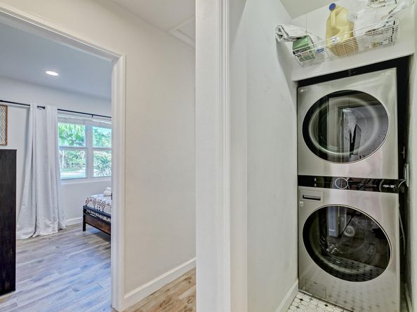 385 Hunter Street, West Palm Beach FL 33405