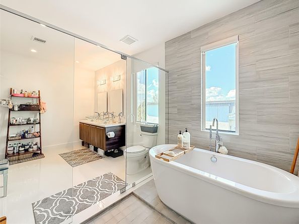 188 SE 4th Ter, Pompano Beach FL 33060