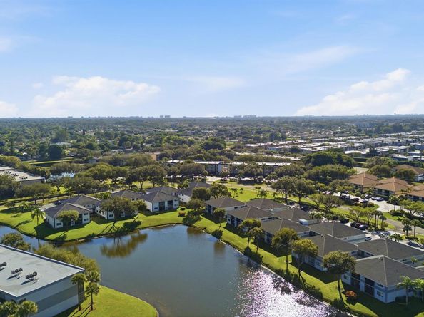 15244 Lakes Of Delray Boulevard 203, Delray Beach FL 33484