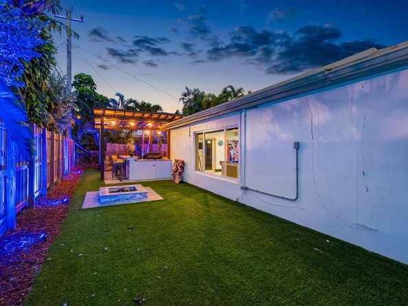 2117 NE 29th St, Fort Lauderdale FL 33306