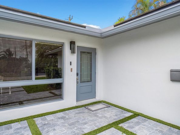 2117 NE 29th St, Fort Lauderdale FL 33306