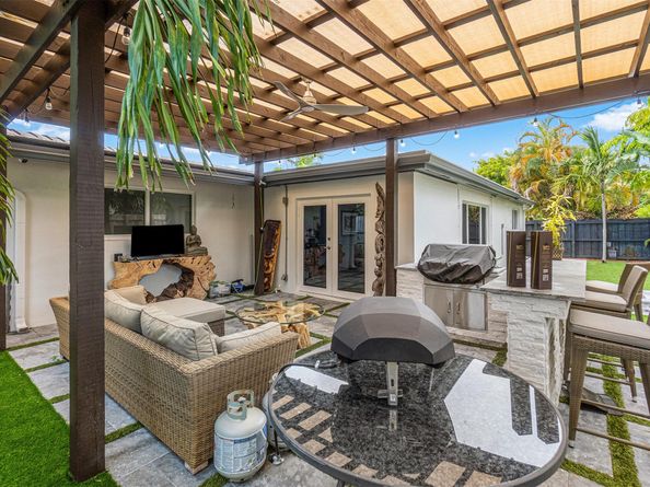 2117 NE 29th St, Fort Lauderdale FL 33306