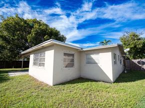 9370 NW 25th Ct, Sunrise FL 33322