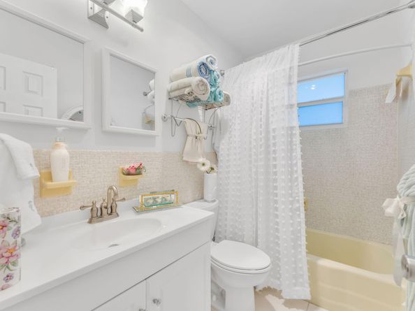 2131 NE 42nd Court 211e, Lighthouse Point FL 33064