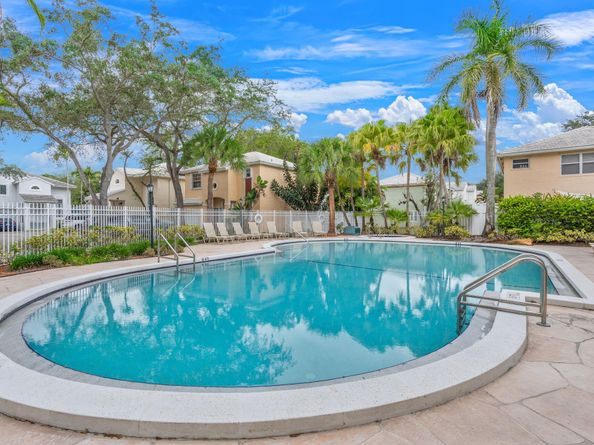 9918 NW 2nd Ct, Plantation FL 33324