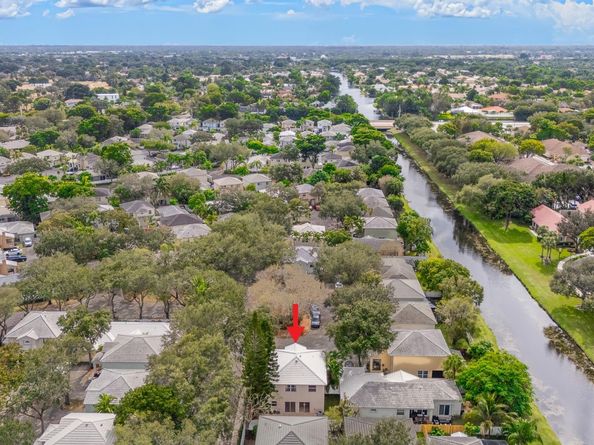 9918 NW 2nd Ct, Plantation FL 33324