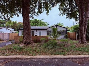 1621-1623 NE 16th Ter