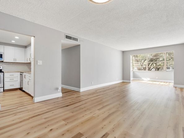 6500 Cypress Rd 211, Plantation FL 33317