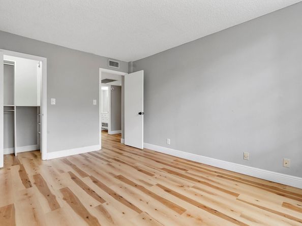 6500 Cypress Rd 211, Plantation FL 33317