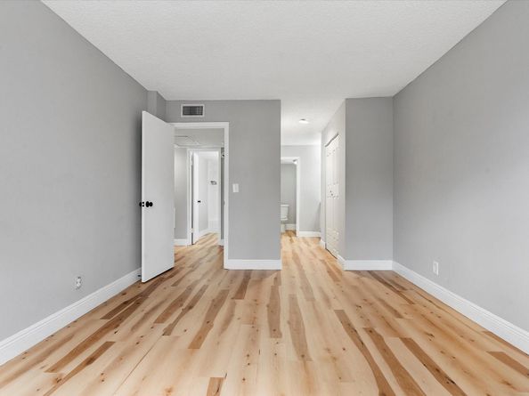 6500 Cypress Rd 211, Plantation FL 33317