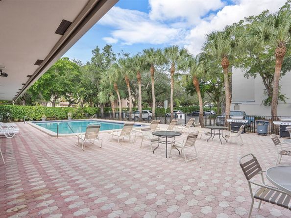 6500 Cypress Rd 211, Plantation FL 33317