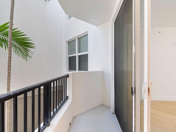 2401 NE 65th Street 205, Fort Lauderdale FL 33308