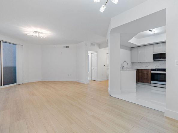2401 NE 65th Street 205, Fort Lauderdale FL 33308