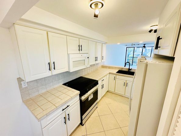 9 Royal Palm Way 4020, Boca Raton FL 33432