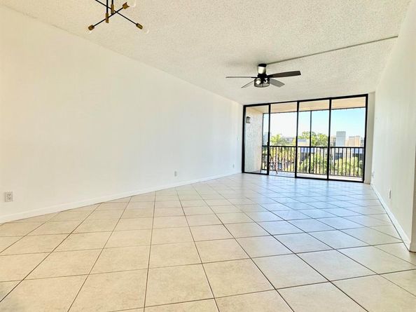 9 Royal Palm Way 4020, Boca Raton FL 33432