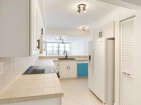 9 Royal Palm Way 4020, Boca Raton FL 33432