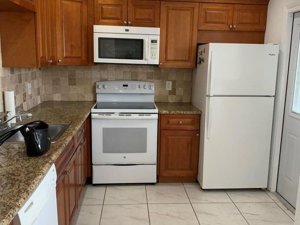219 NE 14th Avenue 407, Hallandale Beach FL 33009