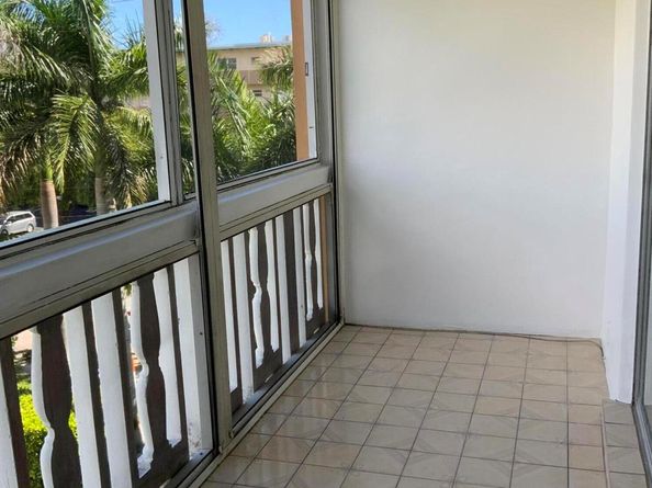 219 NE 14th Avenue 407, Hallandale Beach FL 33009