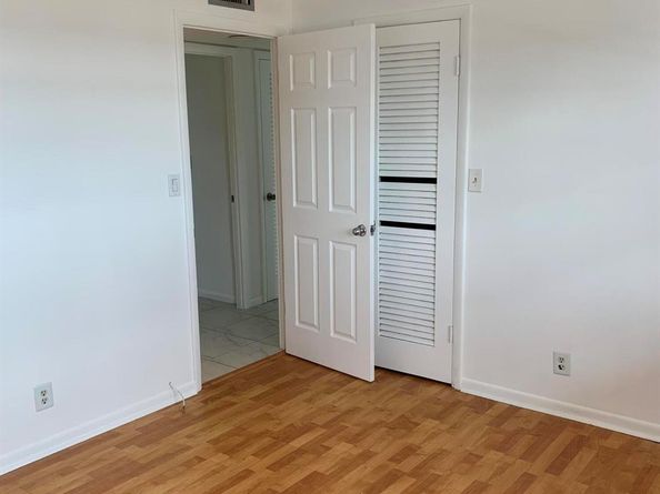 219 NE 14th Avenue 407, Hallandale Beach FL 33009